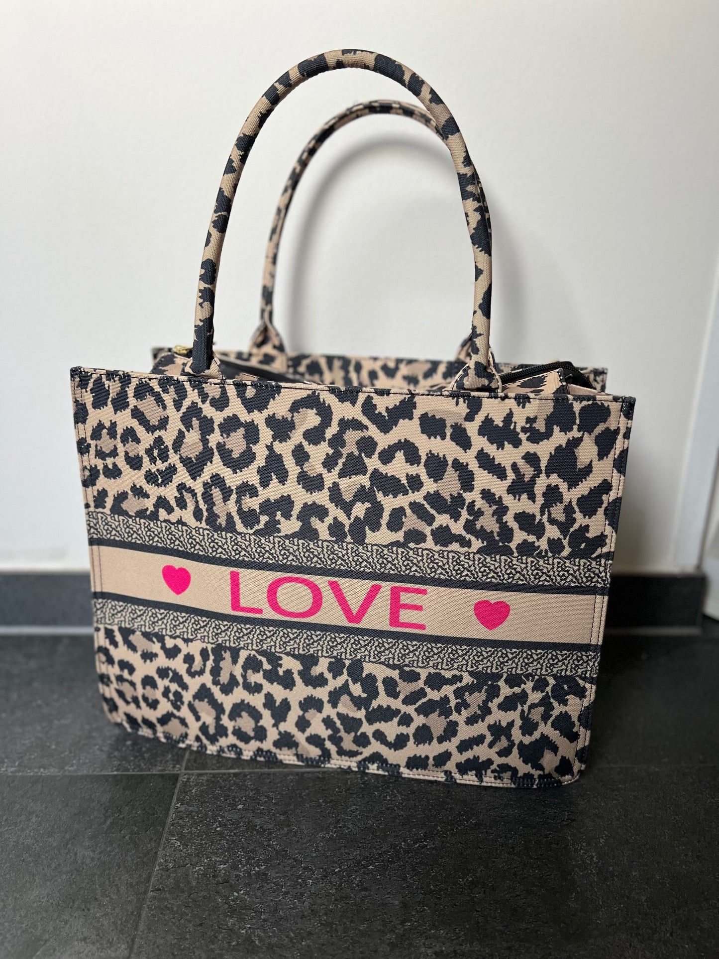 A: Shopper Bag „Love“ Leo