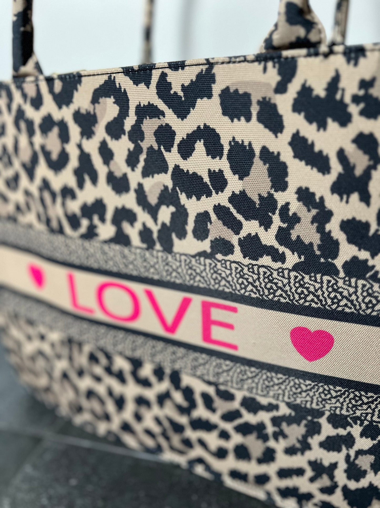 A: Shopper Bag „Love“ Leo