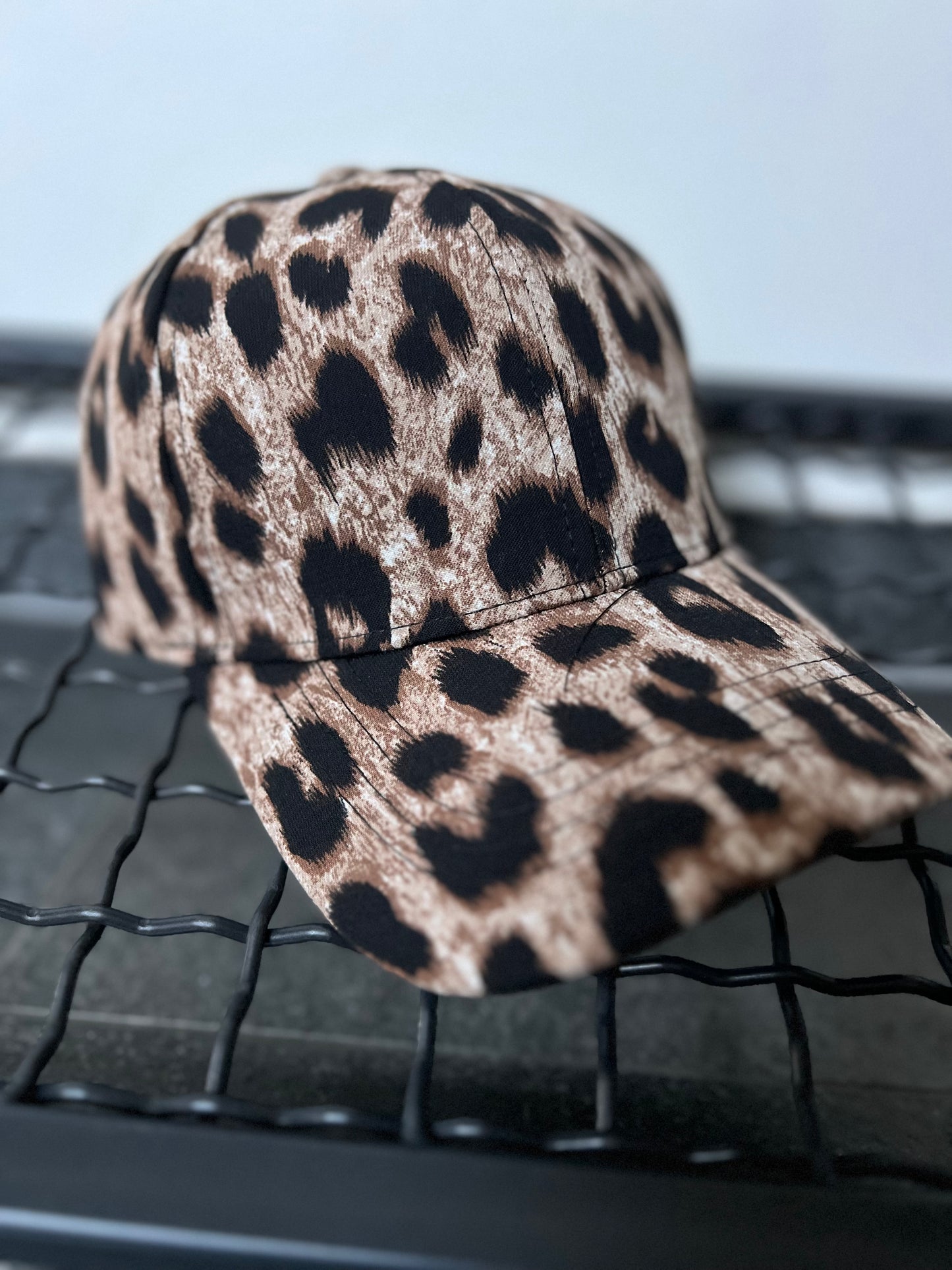 Leo Cap