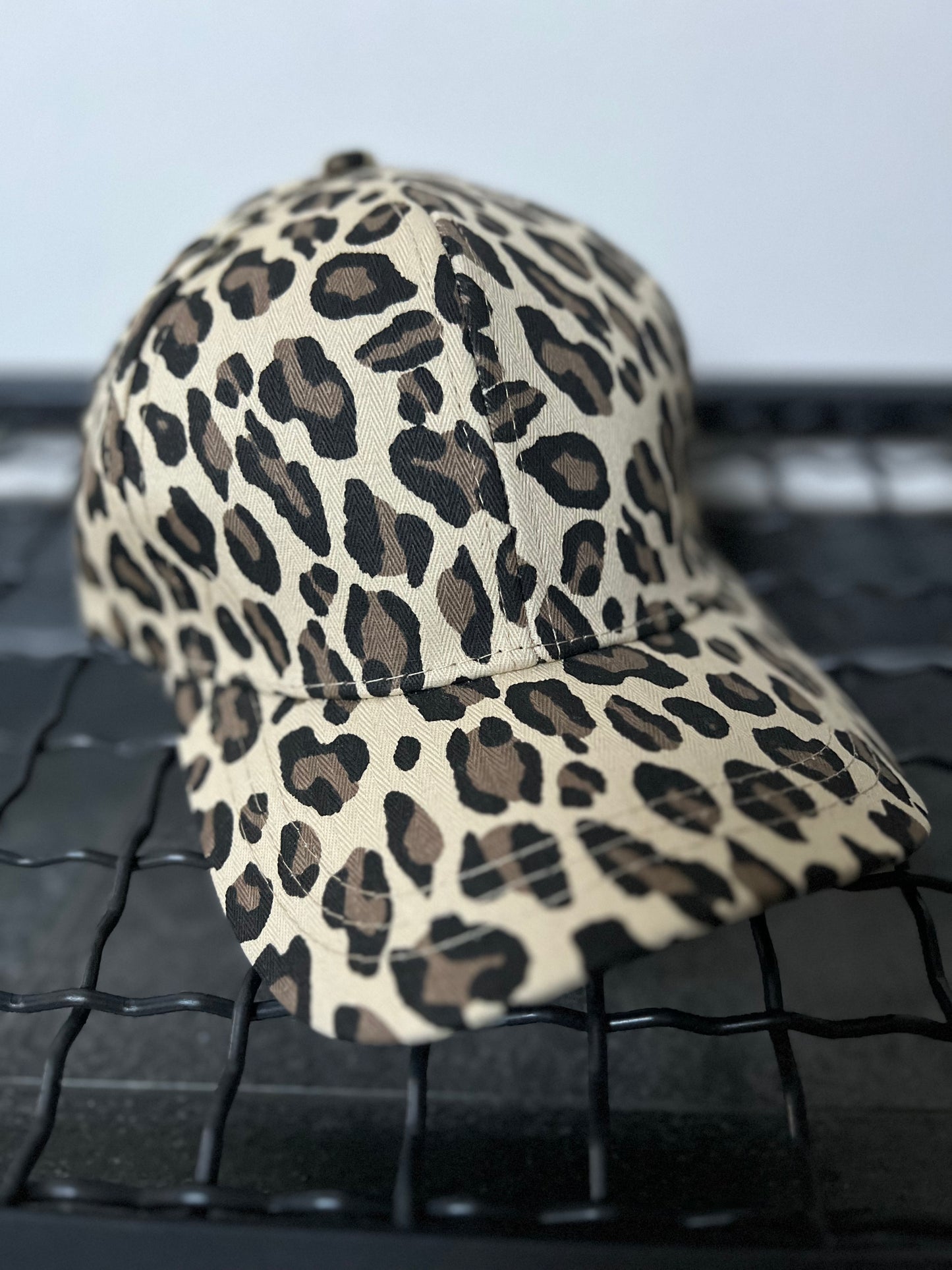 Leo Cap