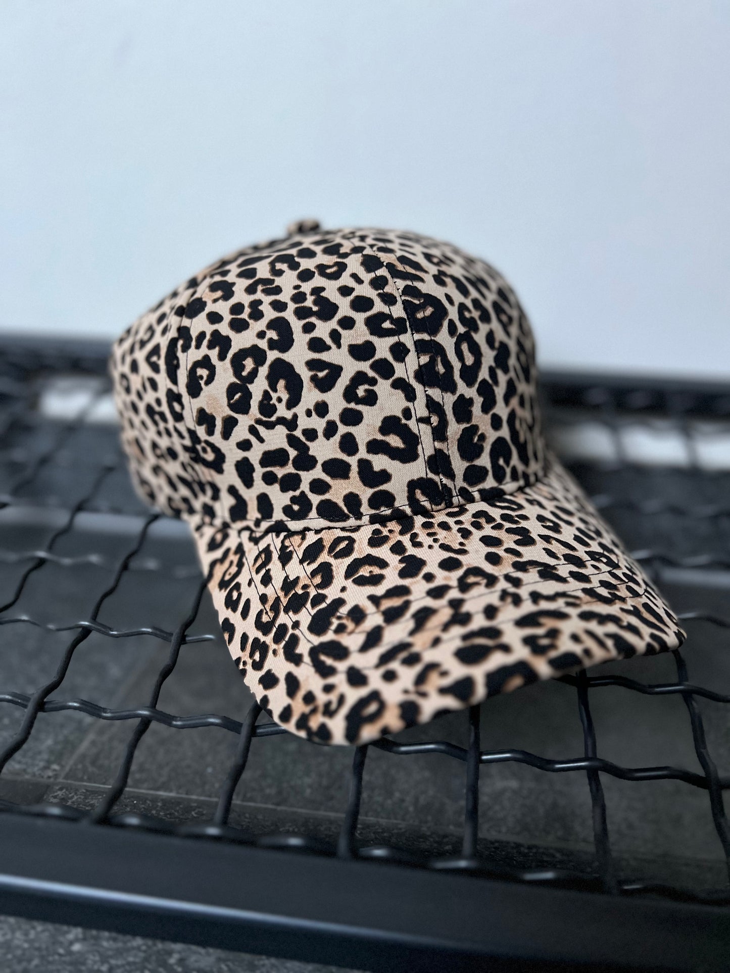 Leo Cap